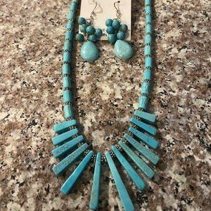 Boutique matching earrings and necklace- Brand New!